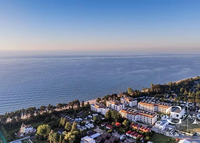 Апартаменты Gold F78 Let's Sea Baltic Park Гонски